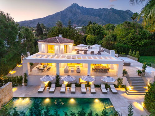 Contemporary villa for sale with mountain views and private tennis court | Rocío de Nagüeles Marbella 2349285061