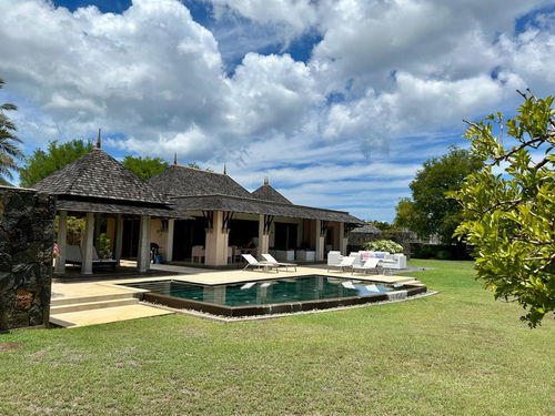 Luxury Villa with Mountain and Golf Views for Sale | Tamarina Golf Resort, Mauritius 241030819