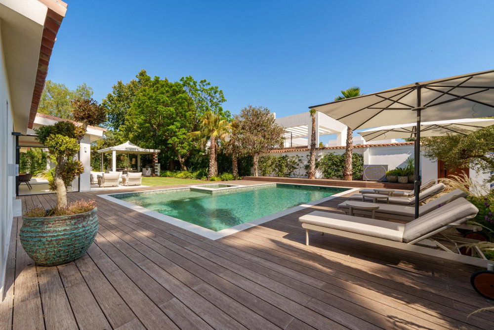 Beachside villa for sale in Marbella – Puerto Banus, Marbella | Villa Beach Life 2414231241