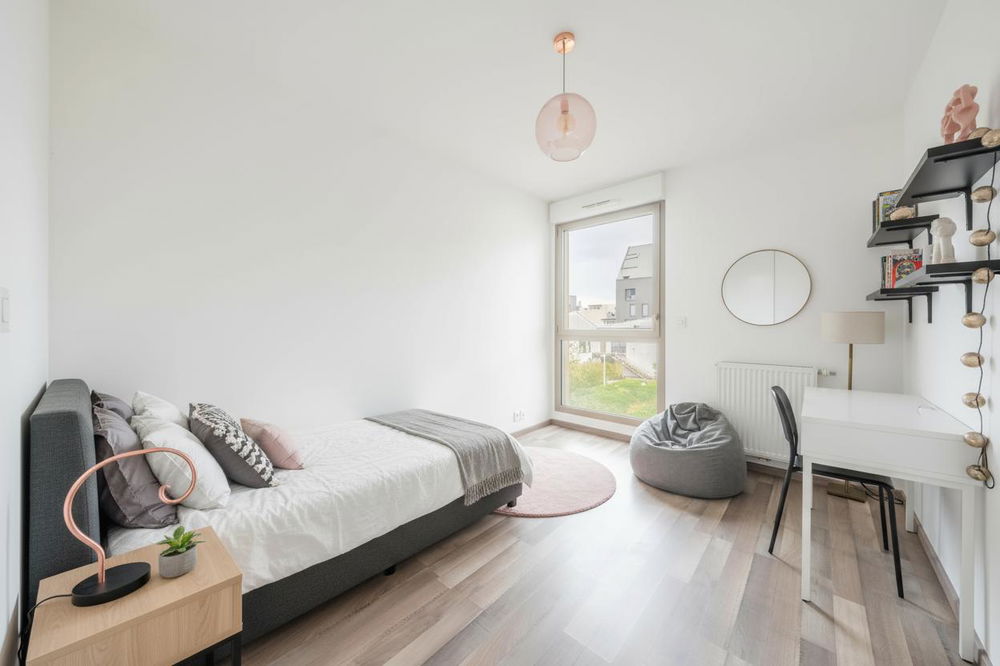 Exceptional 4-Bedroom Duplex with South-Facing Terrace – Top Floor in Bassin à Flot, Bordeaux 2464099658