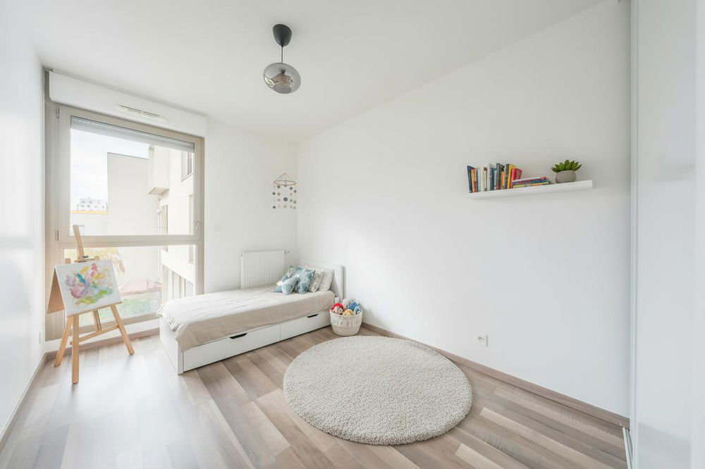 Exceptional 4-Bedroom Duplex with South-Facing Terrace – Top Floor in Bassin à Flot, Bordeaux 2464099658