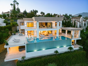 Paraiso 436: 7 bedroom villa with panoramic views of the Mediterranean and golf course for sale in El Paraiso, Marbella 2501063527