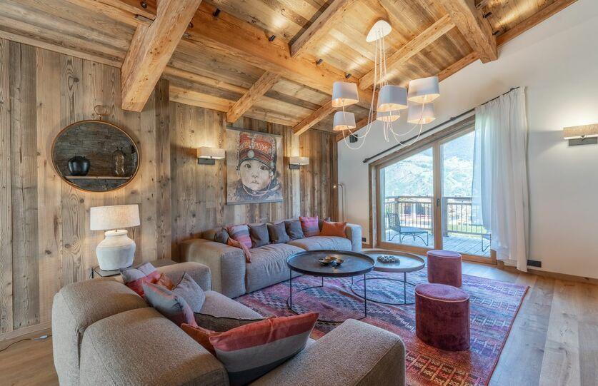 Investment opportunity in Courchevel Le Praz – New Chalet with Spa and Panoramic View 2578582077