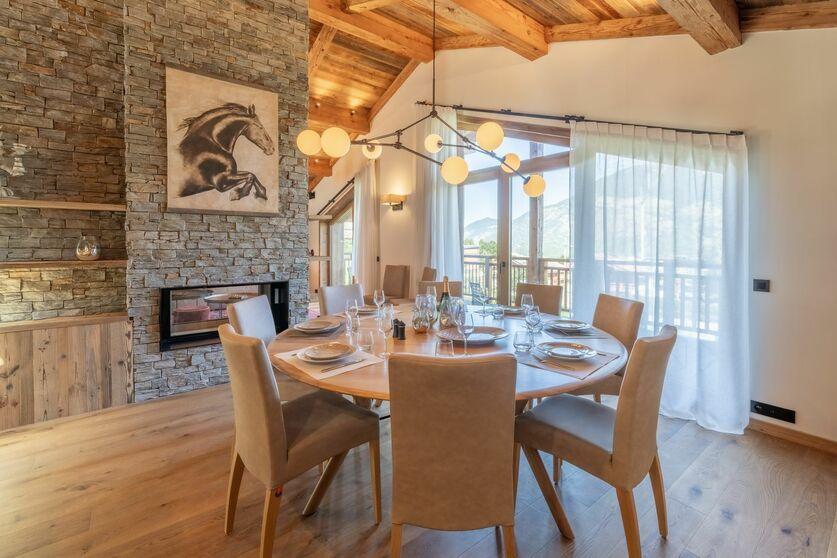 Investment opportunity in Courchevel Le Praz – New Chalet with Spa and Panoramic View 2578582077