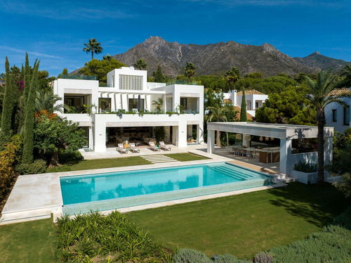 Prestige villa on Marbella’s Golden Mile – an ode to elegance and refinement 2596660118