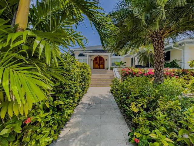 Luxury island retreat for sale: Pineapple Lodge on Windermere Island 2604745055