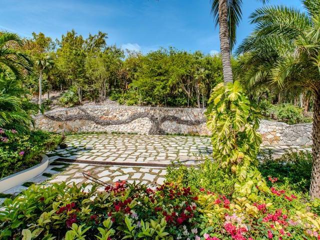 Luxury island retreat for sale: Pineapple Lodge on Windermere Island 2604745055