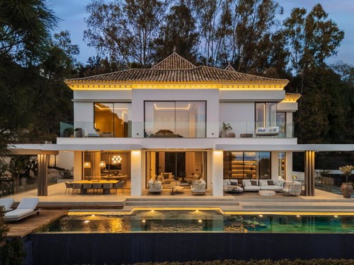 Frontline golf villa for sale in La Quinta, Benahavis | The Ridge 264661988