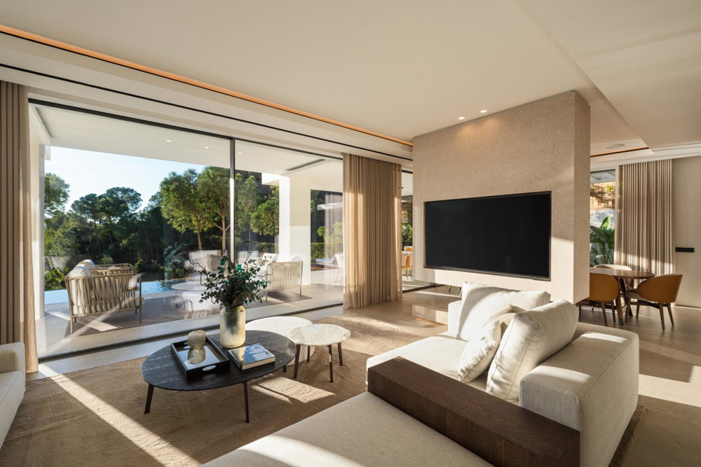 Frontline golf villa for sale in La Quinta, Benahavis | The Ridge 264661988