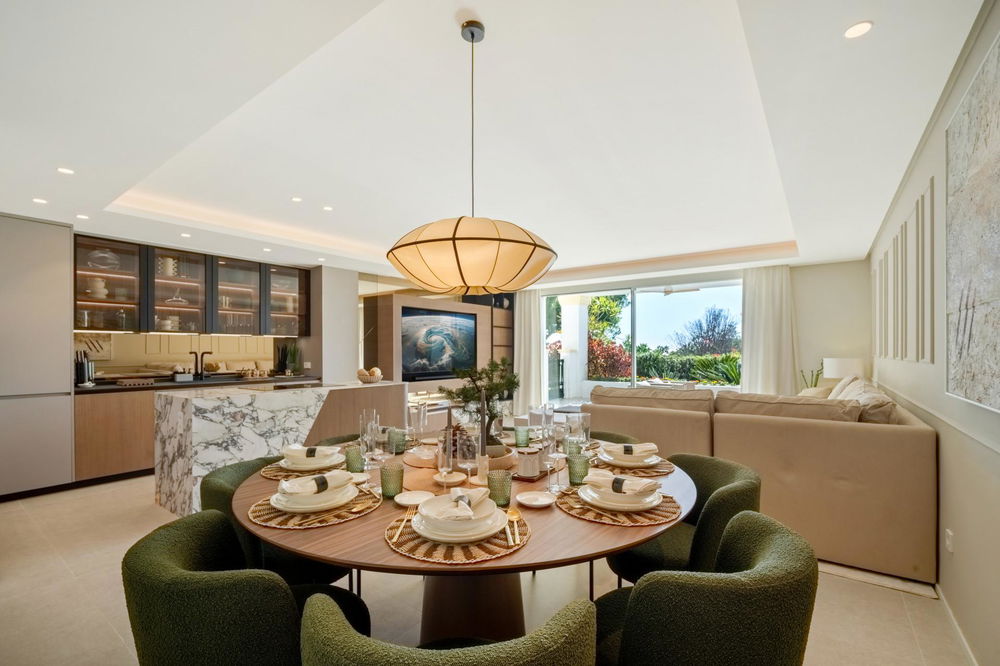 Apartment in Marbella, Marbella Golden Mile – 4 bed – EUR… 2652363867