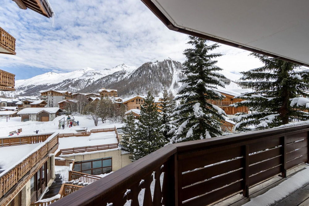 Apartment with breathtaking views of the Face de Bellevarde in Val d’Isère 265720653