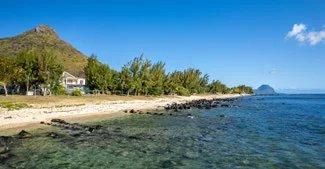 A luxurious beachfront residence on the west coast of Mauritius 2675171319