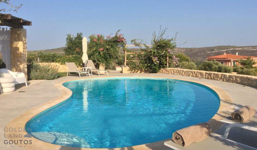 Rustic Villa in Keratea for sale in Athens 2685263149