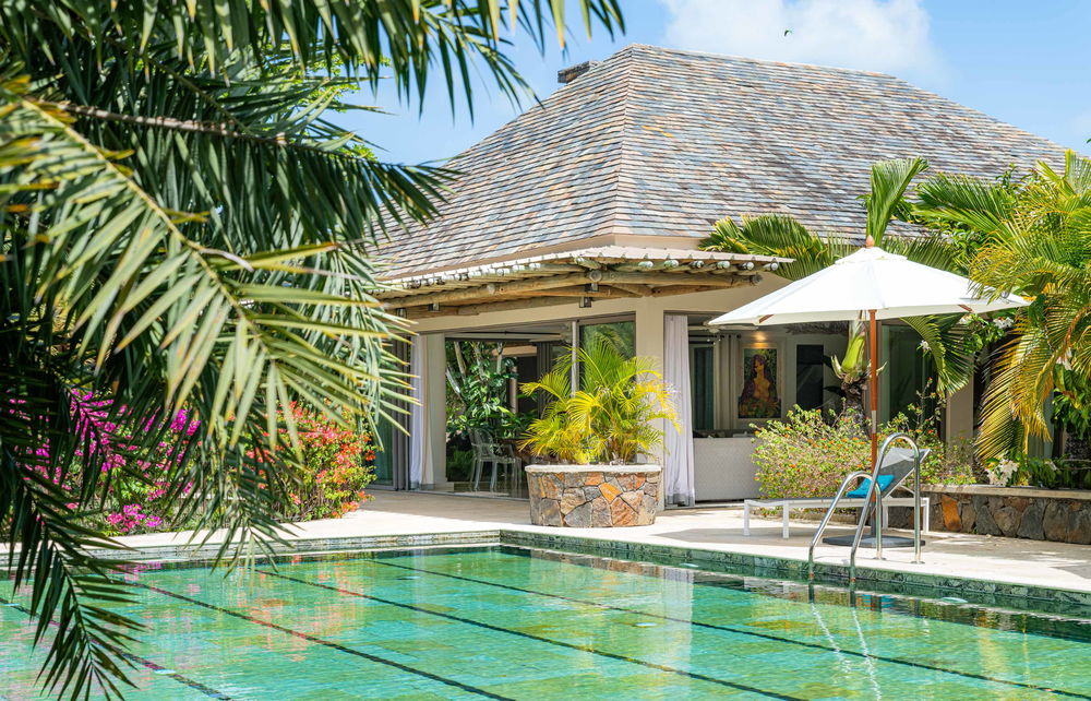 Live the Mauritian dream: luxury villa on the edge of a world-class golf course 2695687717