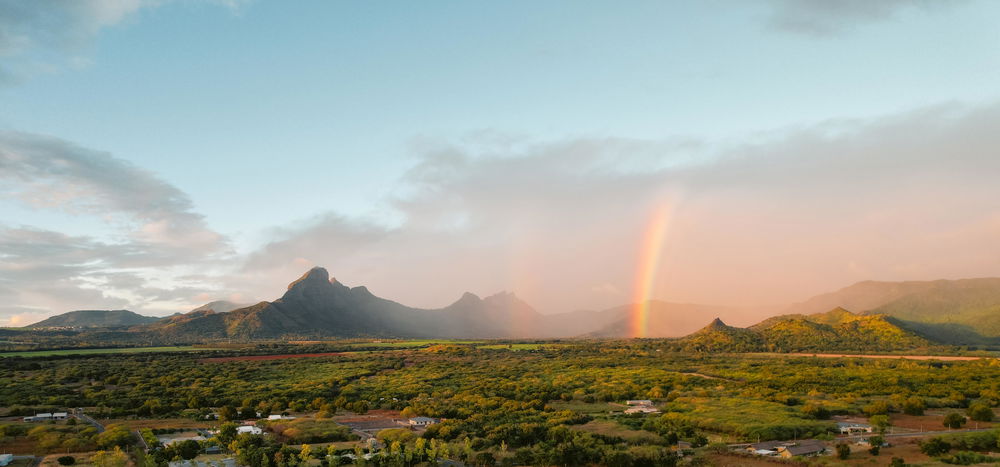 Prestigious 4-bedroom villa with mountain views and private pool for sale on the west coast of Mauritius 273780524