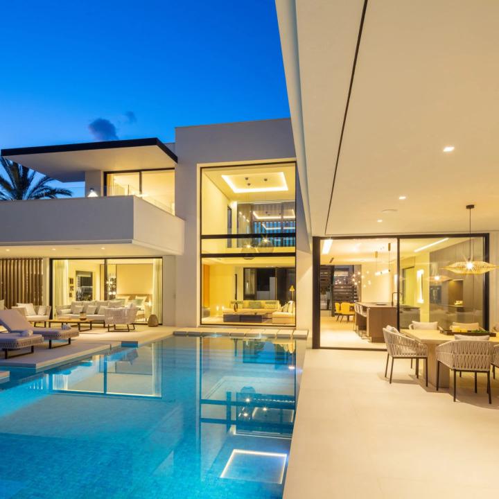 Villa Sirius: Contemporary Luxury with Pool and Relaxation Area in Las Brisas, Marbella 2759156411