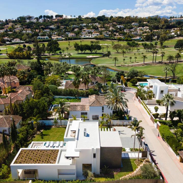 Villa Sirius: Contemporary Luxury with Pool and Relaxation Area in Las Brisas, Marbella 2759156411