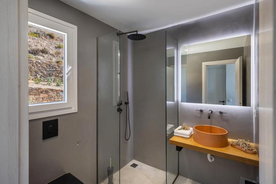 Prestigious villa with infinity pool and sea view in Syros 2791670512