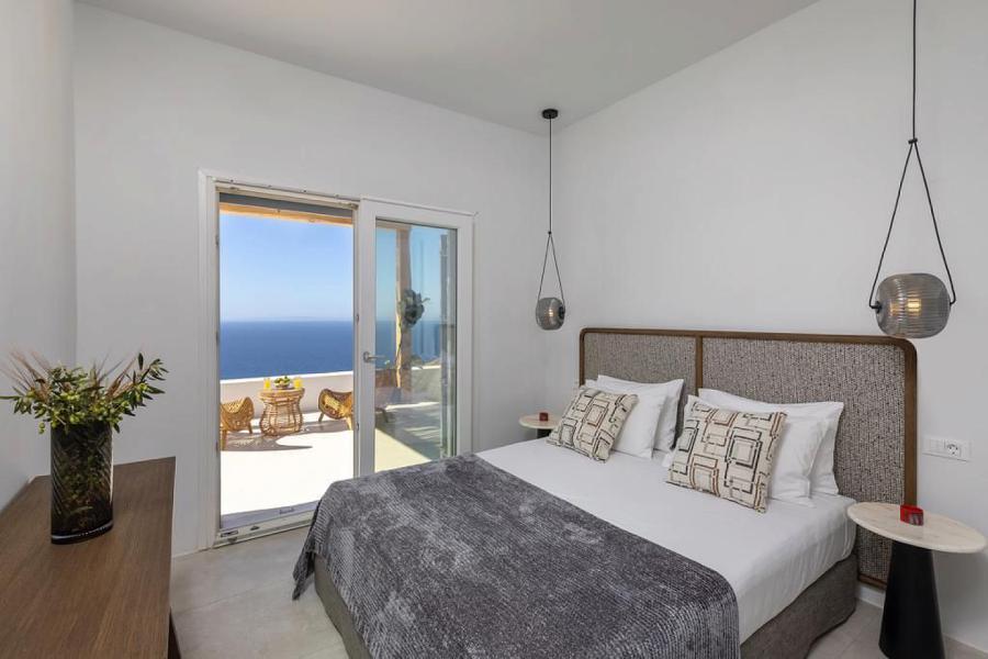 Prestigious villa with infinity pool and sea view in Syros 2791670512