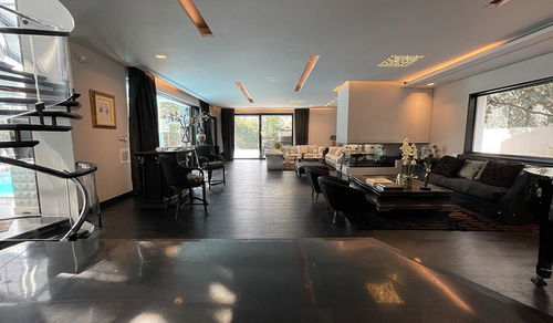 Prestigious 6-bedroom villa with swimming pool in the heart of Glyfada, Athens 2798214304