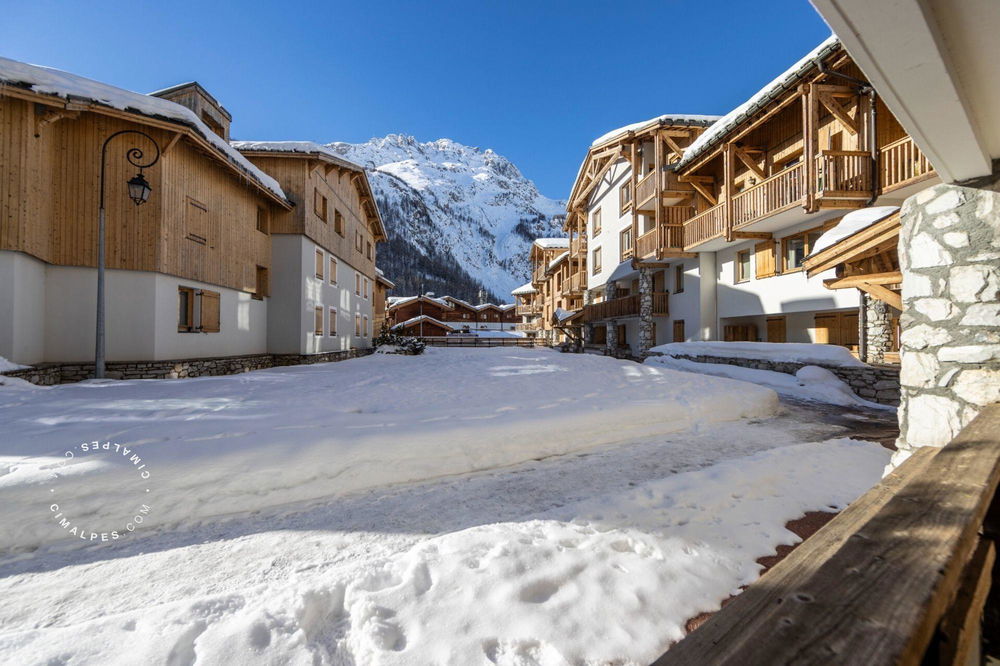 For sale: charming flat in Val d’Isère 2817374766