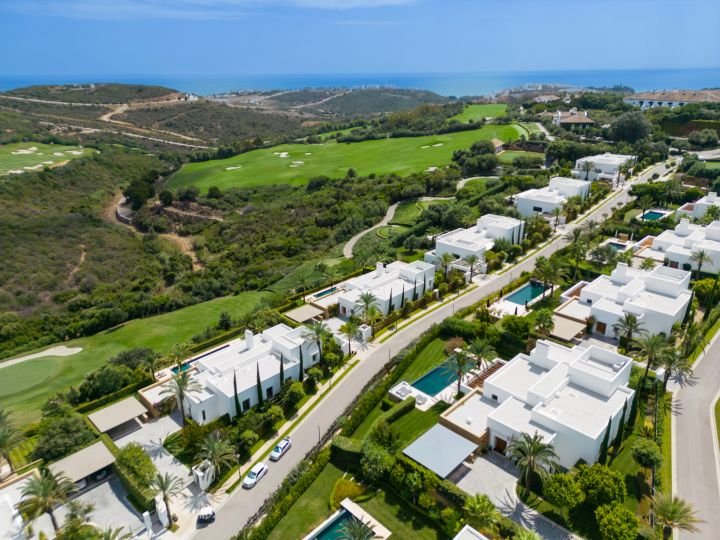 Invest in this luxury villa with breathtaking views of the golf course at Finca Cortesin Resort 2866053246