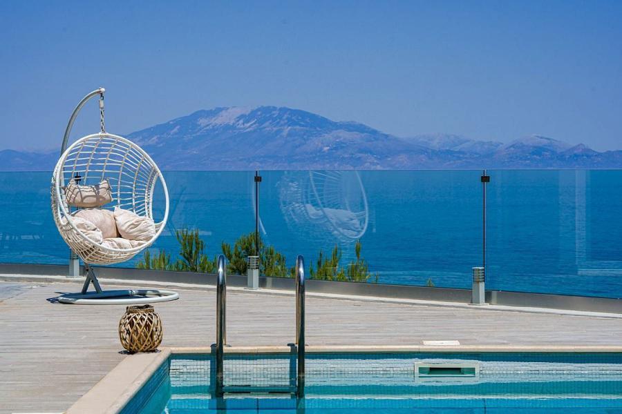 For sale: a luxury seaside villa with panoramic views and top-of-the-range facilities 2900903245