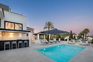 Luxury investment in Marbella, spain – Villa with swimming pool and private garden 2912879627
