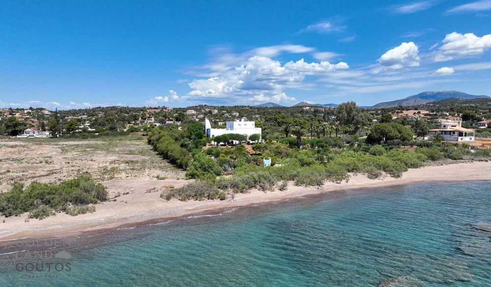 For sale: Your dream coastal retreat – luxury and serenity by the water. 2913228132