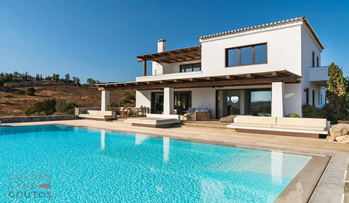 For sale: 8-bedroom beachfront villa with panoramic views in Sentoni 2976995589