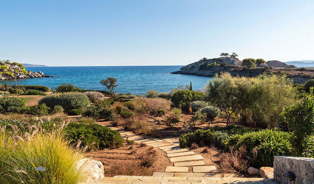 For sale: 8-bedroom beachfront villa with panoramic views in Sentoni 2976995589