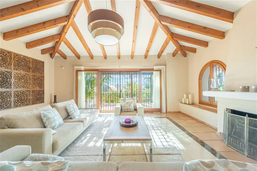 Charming villa with sea views for sale in Marbella 2980650242