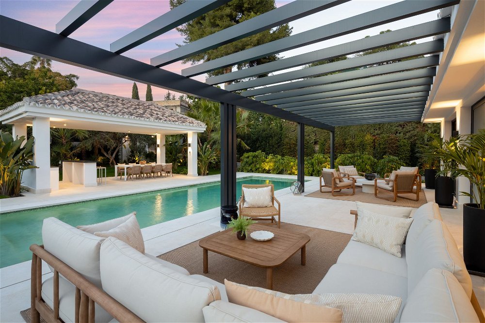 Luxury villa for sale in Nueva Andalucia near Las Brisas Golf Club 3011485797