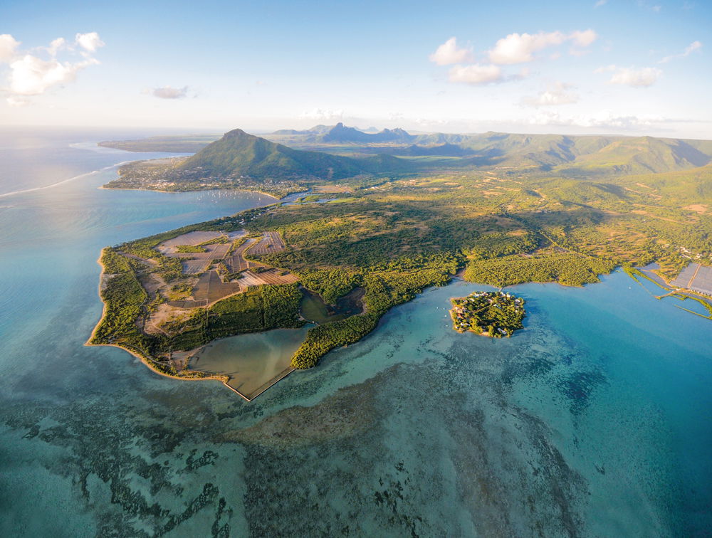 Seaside golf resort with private pool in Rivière Noire, Mauritius 3113022604