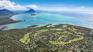 Villa with panoramic views of the golf course and sunsets in Rivière Noire, Mauritius 3138469228
