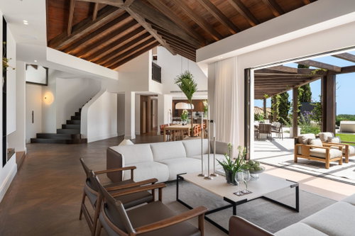 Sea-view villa for sale in El Herrojo, Benahavis | Villa Kumo 3202980702