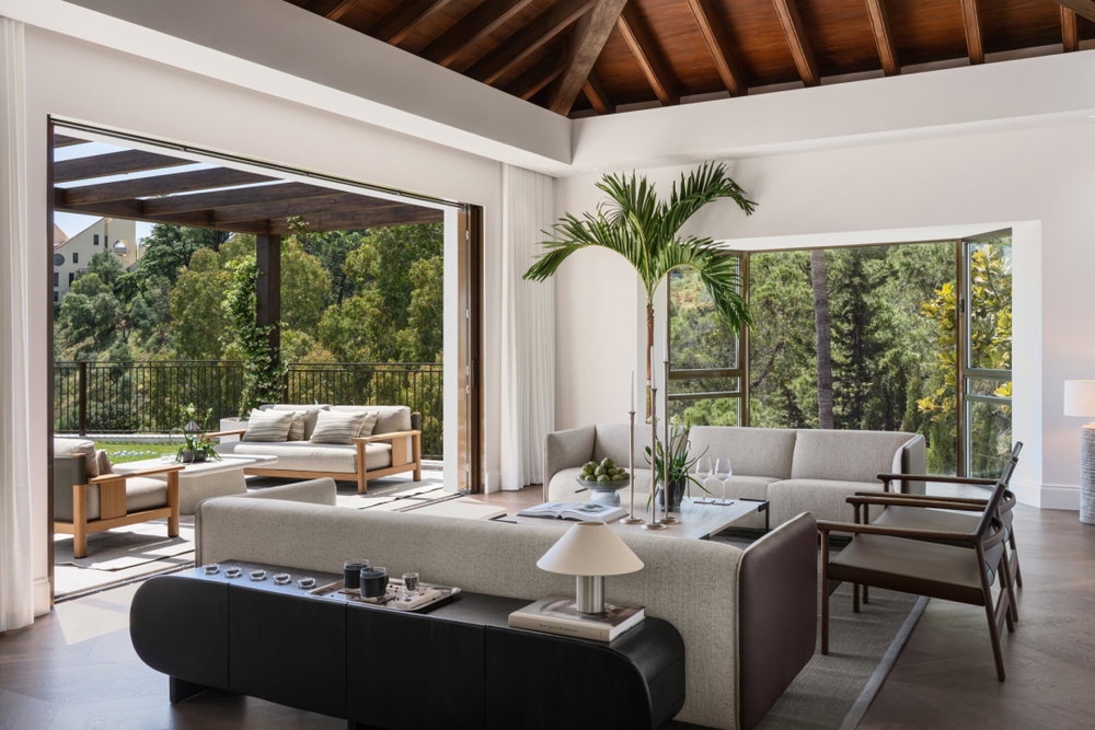 Sea-view villa for sale in El Herrojo, Benahavis | Villa Kumo 3202980702