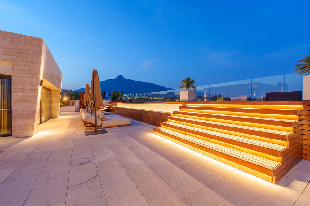 Exceptional penthouse with roof terrace and swimming pool in the heart of Marbella 3205580248