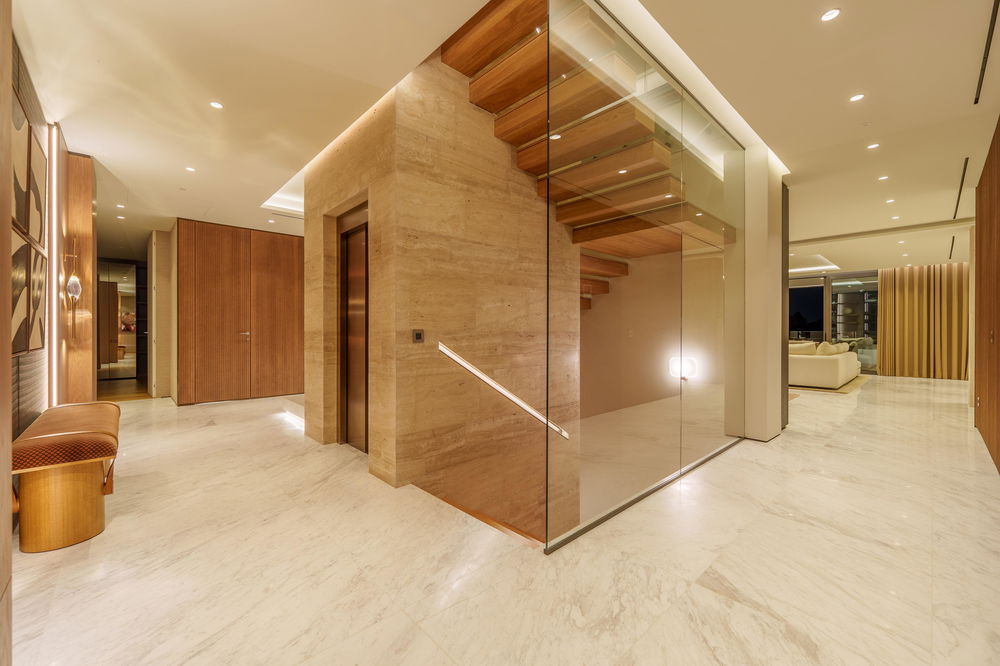 Exceptional penthouse with roof terrace and swimming pool in the heart of Marbella 3205580248