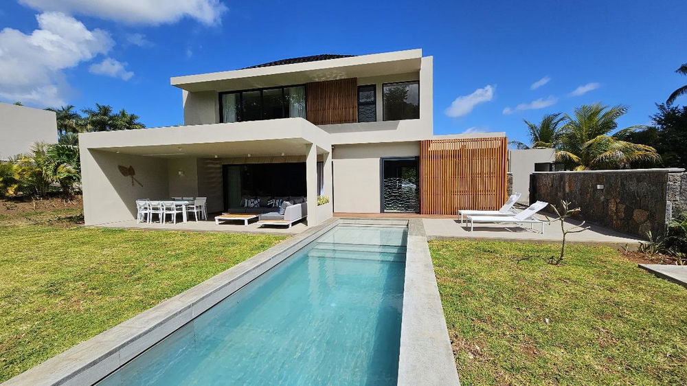 Invest in a magnificent villa with panoramic views of Morne and the lagoon in the west of Mauritius 3213847333