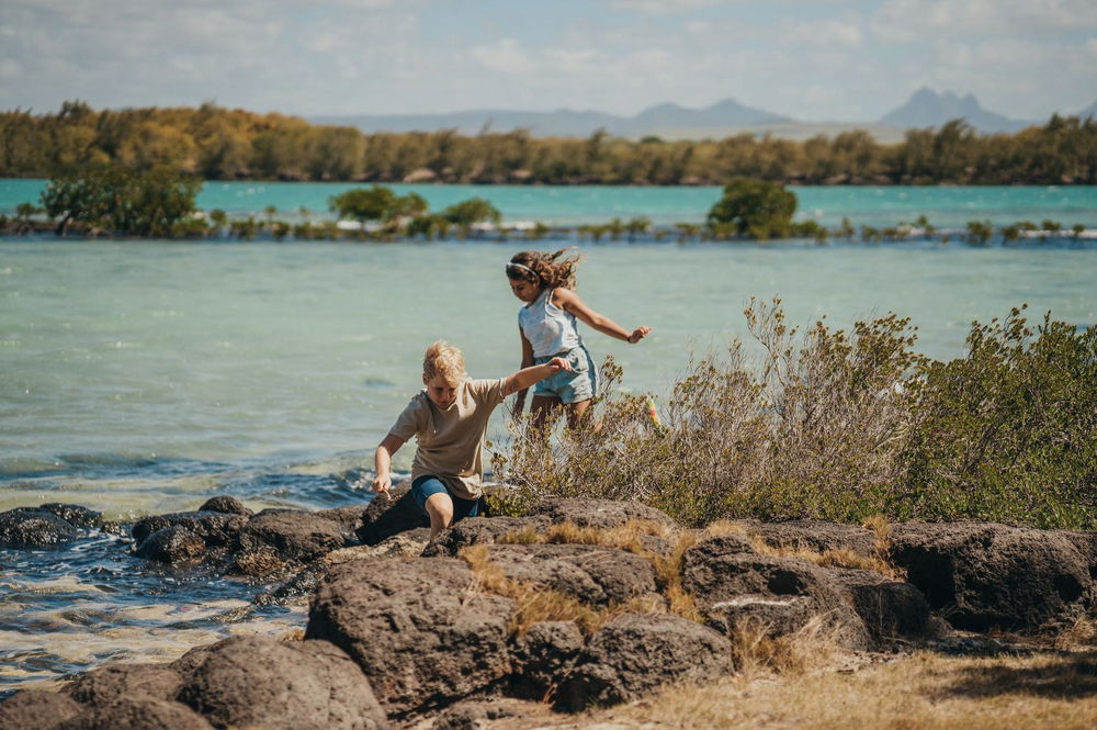 Prime Coastal Residence – Ideal for Living or Investing 3221177031