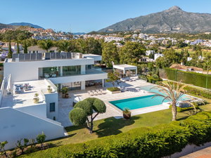Luxury villa in Nueva Andalucía Golf Valley – sea and mountain views 3226196582