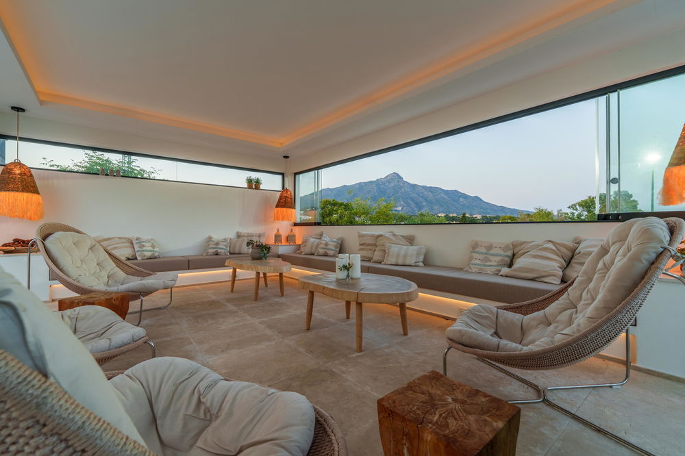 Luxury villa in Nueva Andalucía Golf Valley – sea and mountain views 3226196582