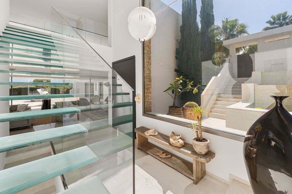 Luxury villa in Nueva Andalucía Golf Valley – sea and mountain views 3226196582