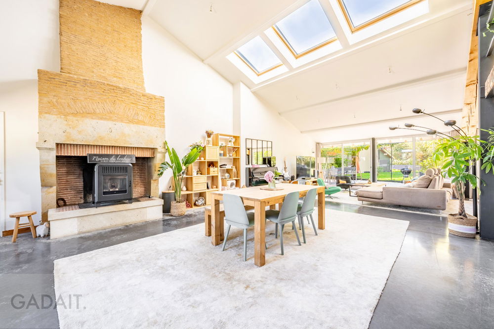 Prestige Villa in Bieujac – Renovated Character Home, Near Golf and Bordeaux 3232782349