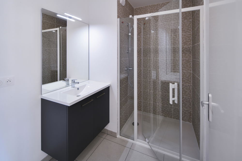 Contemporary T5 Duplex House in Mérignac – Bright Home with Terraces and Garden 3244608515