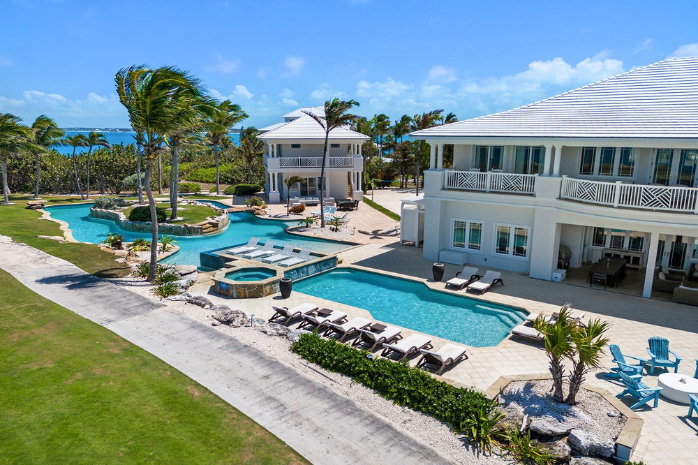 Luxurious vacation home with pool and ocean view for sale in the Bahamas 3251506679