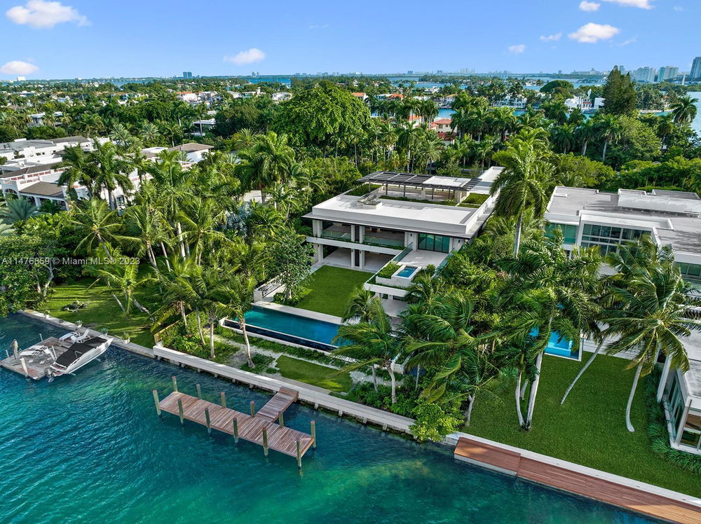 Luxury beachfront property for sale with pool on Isle of Palms, Miami Beach 3256560141