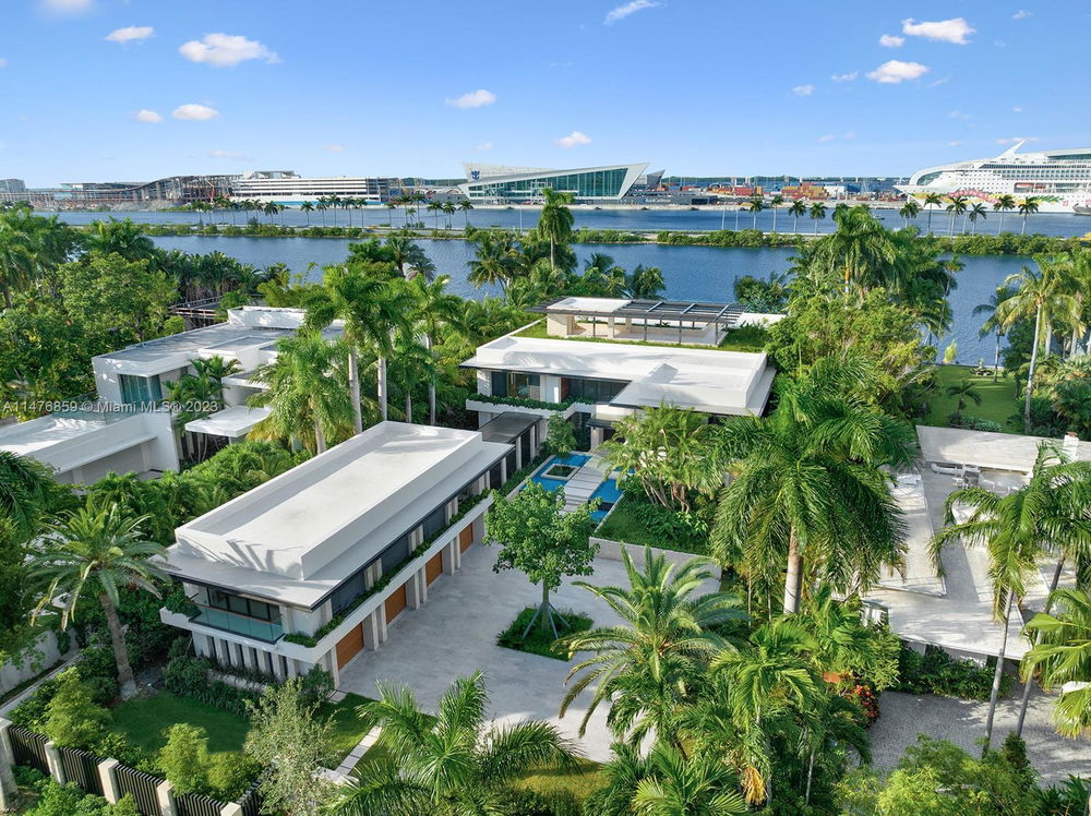Luxury beachfront property for sale with pool on Isle of Palms, Miami Beach 3256560141