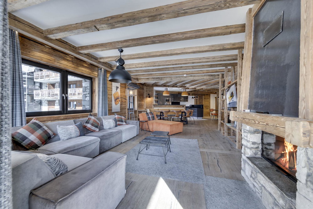 Exceptional 4-Bedroom Apartment in Val d’Isère – Contemporary Chic, Panoramic Views & Private Sauna 327873049